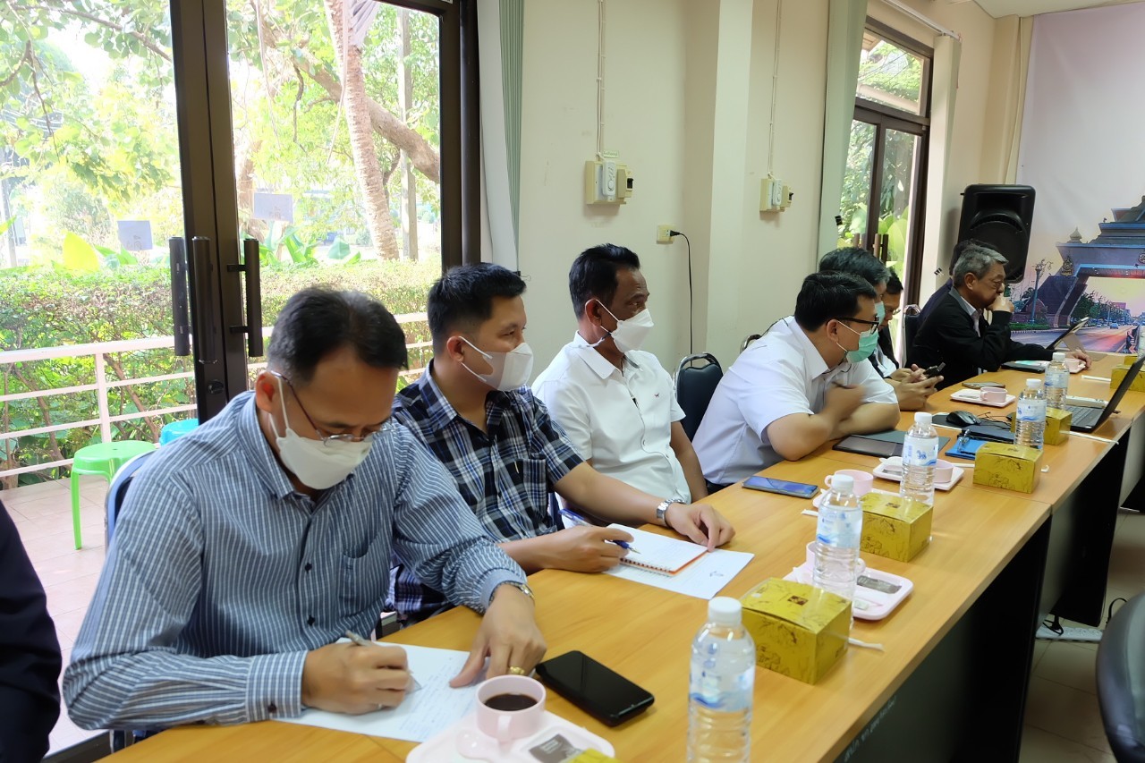 title - ผู้ตรวจราชการกรม สำนักงานการปฏิรูปที่ดินเพื่อเกษตรกรรม (ส.ป.ก.) เป็นประธานการประชุมหารือแนวทางการขออนุญาตใช้ประโยชน์ที่ดินในเขตปฏิรูปที่ดินเพื่อดำเนินโครงการก่อสร้างทางรถไฟ สายบ้านไผ่-มหาสารคาม-ร้อยเอ็ด-มุกดาหาร-นครพนม ณ ห้องประชุมสำนักงานการปฏิรูปที่ดินจังหวัดขอนแก่น (ส.ป.ก.ขอนแก่น)